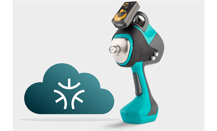 Verbonden IDAL- en LeeO-apparaten naast een wolkicoon met het Protect & Connect-logo.
